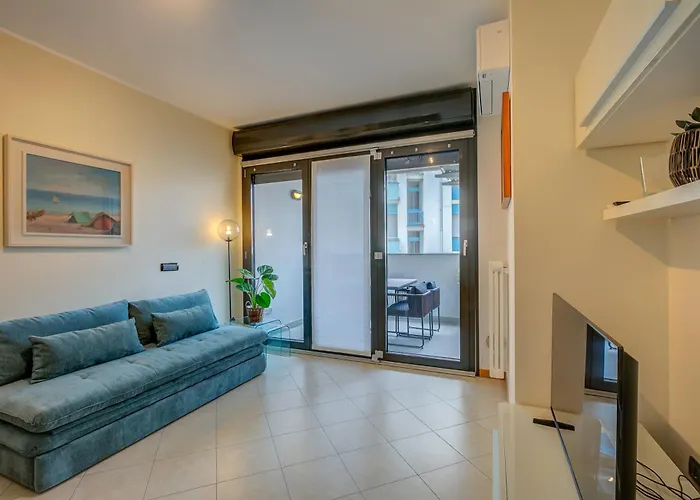 Emma's - Cathedral View * Комо